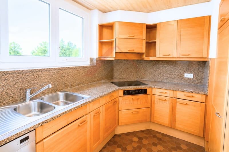 Vue lacustre de rêve sur le lac de Bienne Maison 8,5 pièces avec piscine et terrain de 1'443 m² (9)