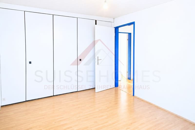 Vue lacustre de rêve sur le lac de Bienne Maison 8,5 pièces avec piscine et terrain de 1'443 m² (16)