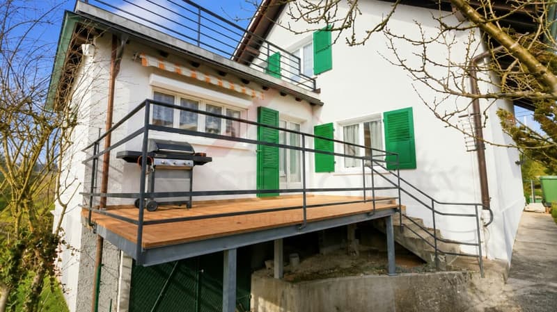 Casa con charme e vista panoramica sul castello e due belle terrazze (5)