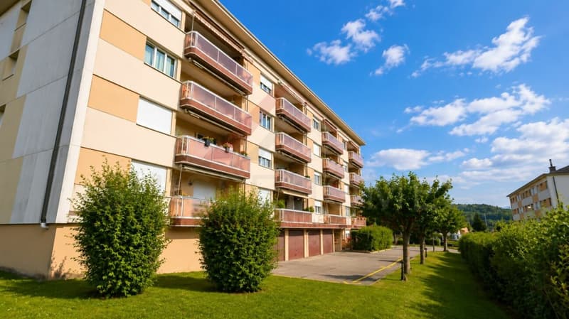 Marly - 3.5-Zimmer-Wohnung renoviert mit sonnigem Balkon und grüner Aussicht (3)