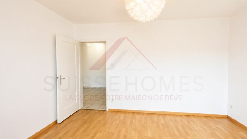 Marly - 3.5-Zimmer-Wohnung renoviert mit sonnigem Balkon und grüner Aussicht (15)