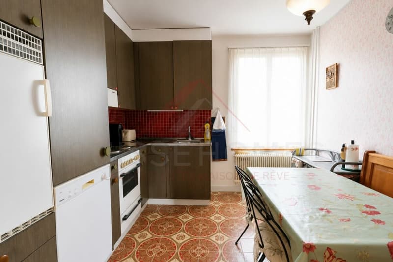 Delémont - Eigentum mit 3 Wohnungen und großem Potenzial für Wertsteigerung in einem zentralen Viertel (6)