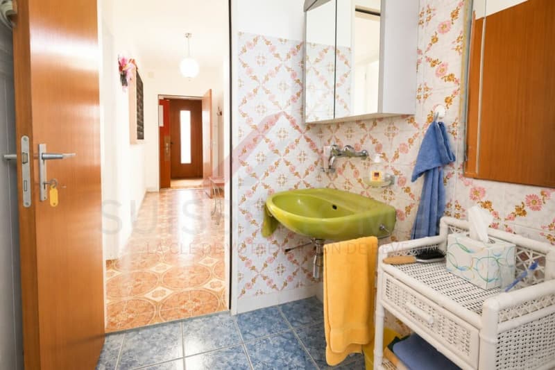 Delémont - Eigentum mit 3 Wohnungen und großem Potenzial für Wertsteigerung in einem zentralen Viertel (11)