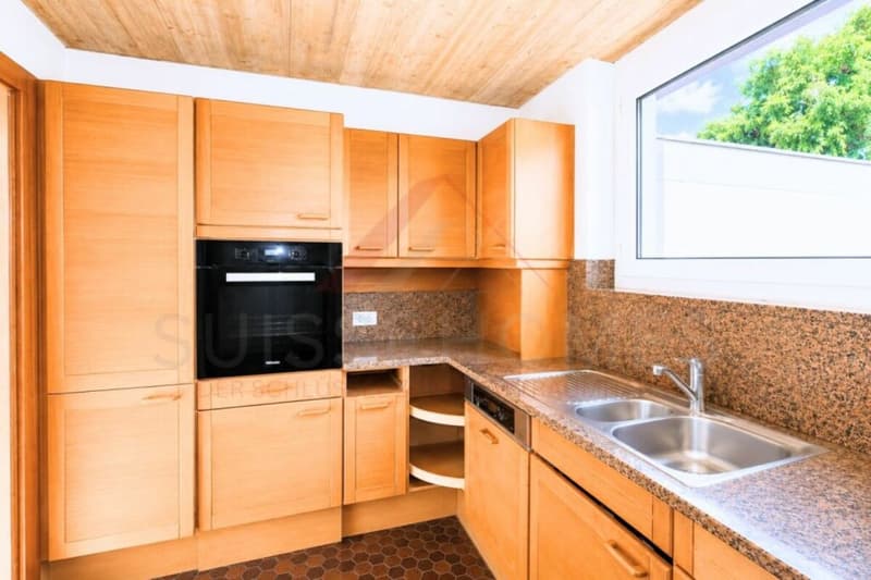 Exklusives Einfamilienhaus mit Pool, Sauna, Seesicht und 1'443 m² Grundstück in Gerolfingen (10)