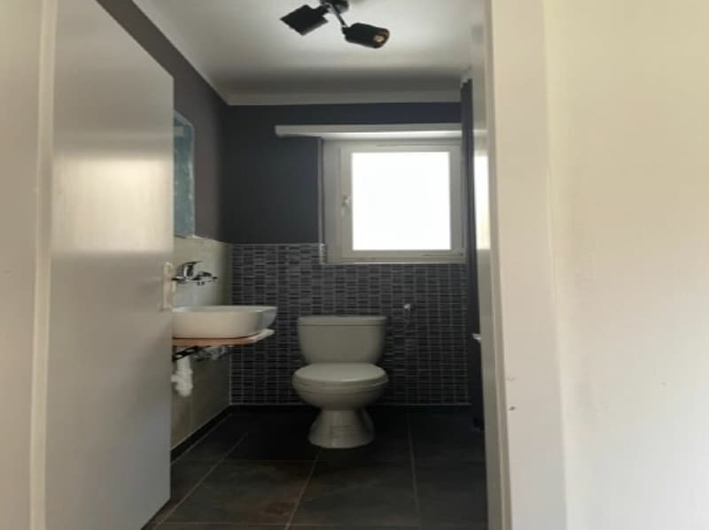 Charming 3.5-room apartment - stylishly renovated and with balcony in a quiet location (6)