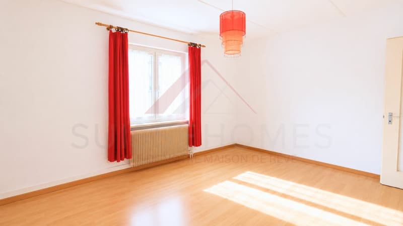 Charming house with panoramic views of the castle and two beautiful terraces (7)
