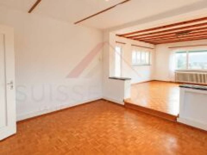 Casa di charme con vista panoramica sul castello e due belle terrazze (3)