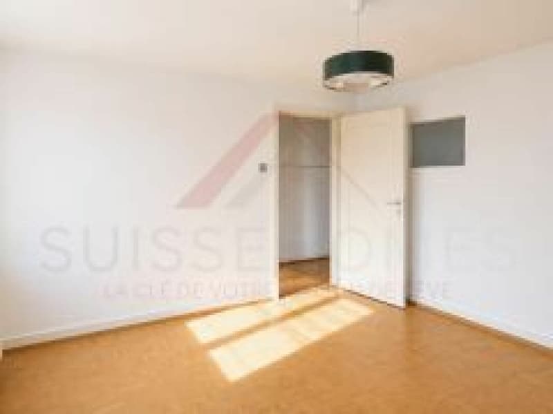 Casa di charme con vista panoramica sul castello e due belle terrazze (14)