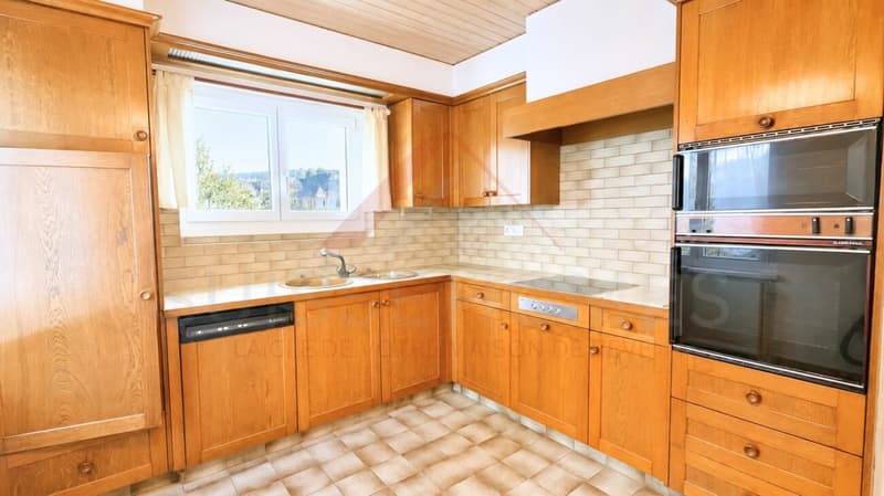 Charming house with panoramic views of the castle and two beautiful terraces (6)
