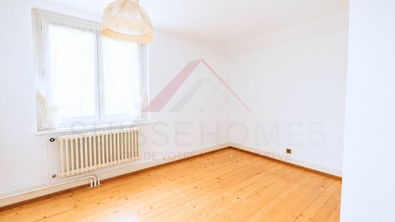 Charming house with panoramic views of the castle and two beautiful terraces (12)
