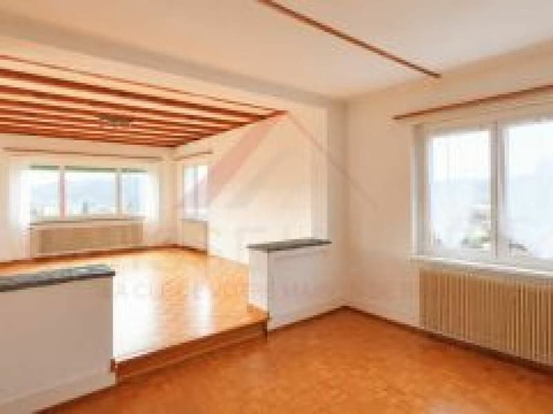 Casa di charme con vista panoramica sul castello e due belle terrazze (4)