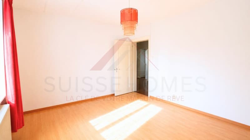 Charming house with panoramic views of the castle and two beautiful terraces (8)
