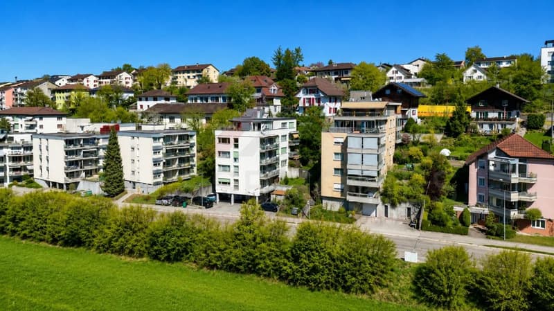 5,5 locali di comfort abitativo vicino a Berna - quieto, moderno e disponibile immediatamente (1)