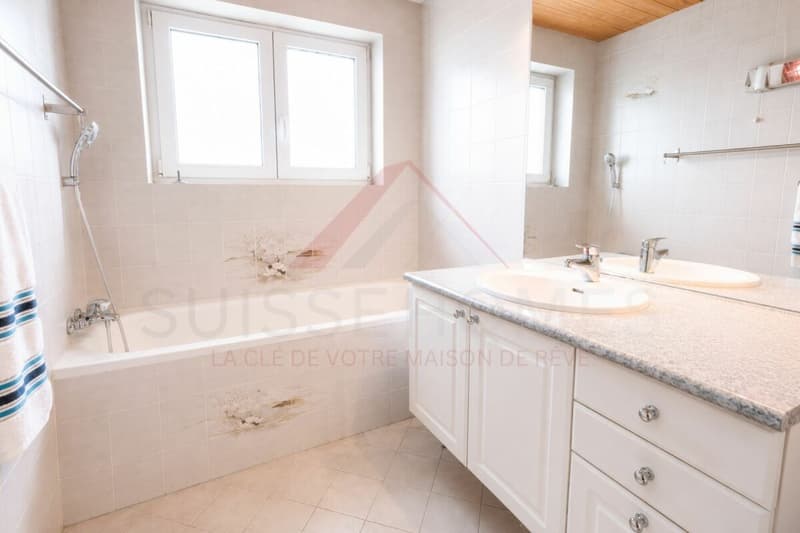 Exceptional family house with pool, sauna, and large garden in La Brillaz (23)