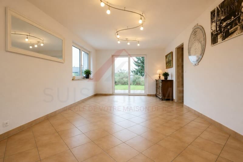 Exceptional family house with pool, sauna, and large garden in La Brillaz (7)