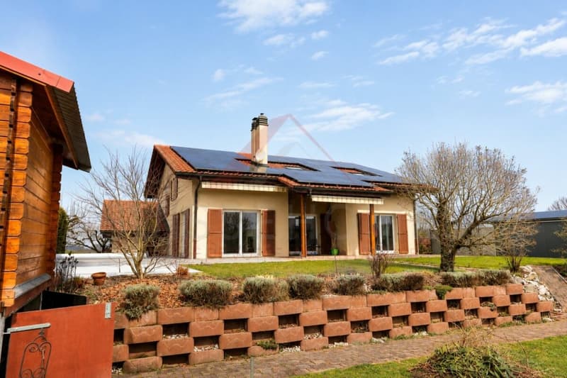 Exceptional family house with pool, sauna, and large garden in La Brillaz (1)