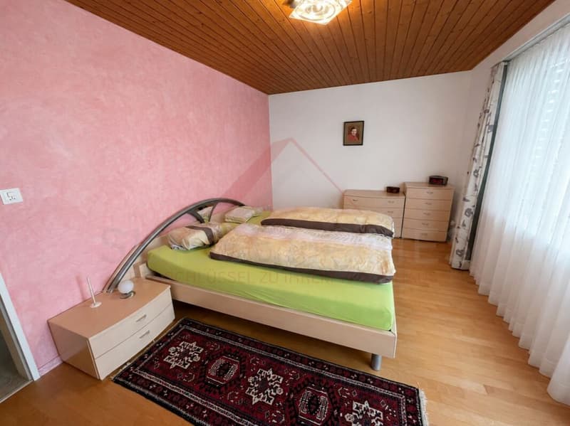 Casa familiare affascinante di 5,5 locali con vista sulle Alpi, grande giardino e potenziale di sviluppo a Stetten AG (7)