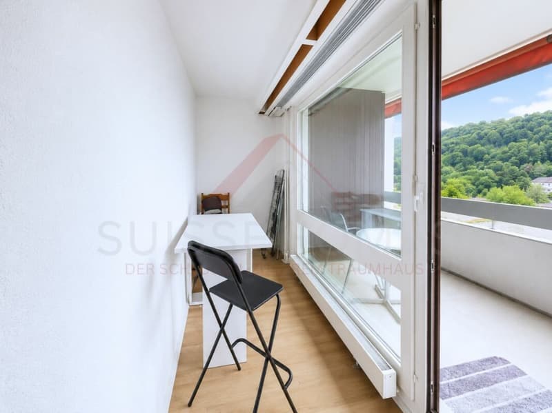 Spacious 1.5-room studio with approximately 60 m², balcony, and elevator in 4654 Lostorf (6)