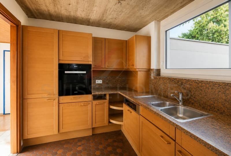 Exklusives Einfamilienhaus mit Pool, Sauna, Seesicht und 1'443 m² Grundstück in Gerolfingen (11)