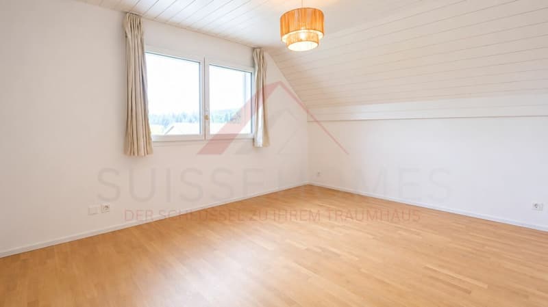 Modernes 6.5-Zimmer-Einfamilienhaus mit grosszügigem Garten in Signau (13)