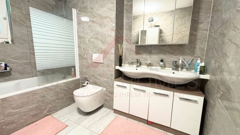 Grosszügiges 5.5-Zimmer-Wohnangebot mit See- und Bergsicht in Greppen (15)