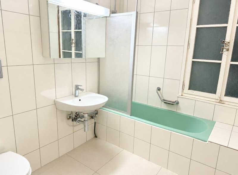 Vielseitiges Wohn- und Geschäftshaus mit Restaurant, Saal und zwei Wohnungen in Mülchi (12)
