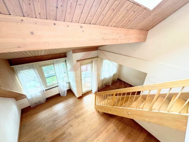 Grosszügige 4.5-Zimmer-Maisonettewohnung mit Galerie und Cheminée in 8603 Schwerzenbach (5)
