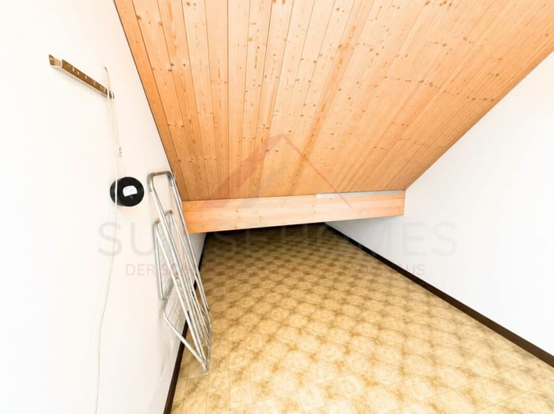 Grosszügige 4.5-Zimmer-Maisonettewohnung mit Galerie und Cheminée in 8603 Schwerzenbach (9)