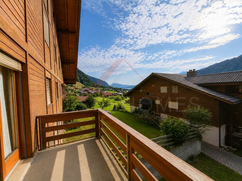 4.5-Zimmer-Wohnung mit Bergpanorama, zwei Balkonen & Schwedenofen in Frutigen (4)