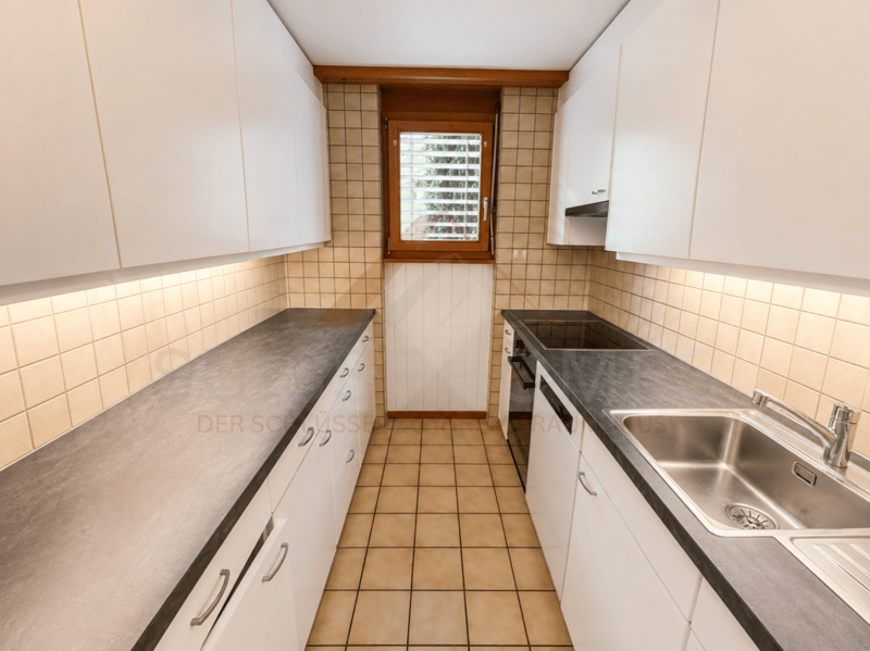 4.5-Zimmer-Wohnung mit Bergpanorama, zwei Balkonen & Schwedenofen in Frutigen (8)