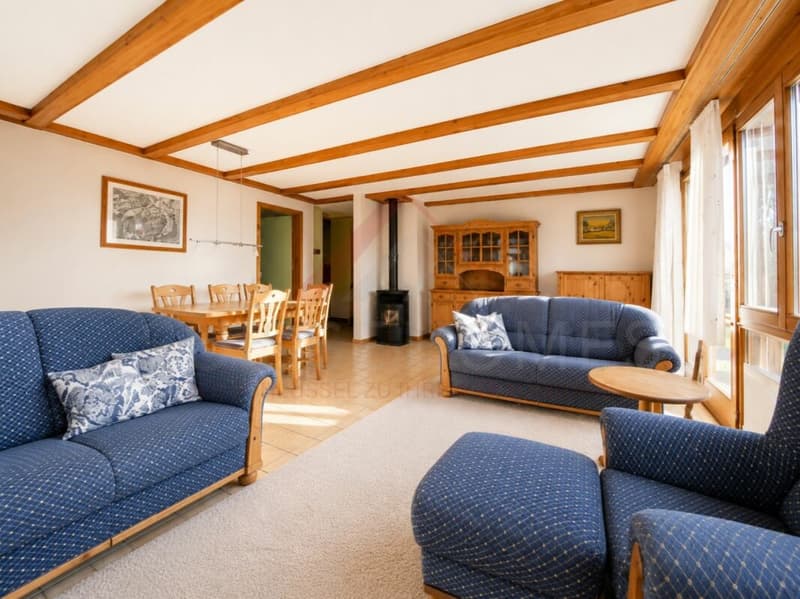 4.5-Zimmer-Wohnung mit Bergpanorama, zwei Balkonen & Schwedenofen in Frutigen (2)
