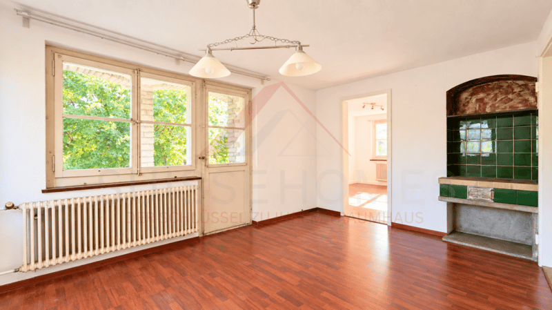Charmantes 4-Zimmer-Einfamilienhaus auf grosszügigem Grundstück mit Erweiterungspotenzial (3)