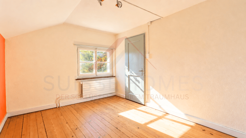 Charmantes 4-Zimmer-Einfamilienhaus auf grosszügigem Grundstück mit Erweiterungspotenzial (10)