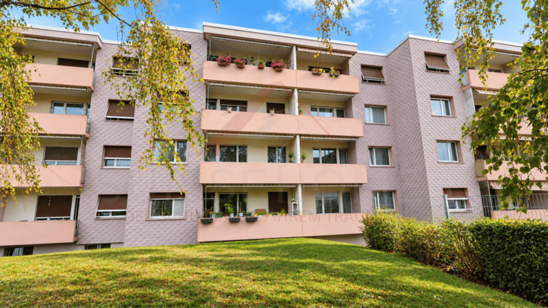 Stilvolle 4.5-Zimmer-Wohnung mit sonnigem Balkon & modernem Wohnkomfort (2)
