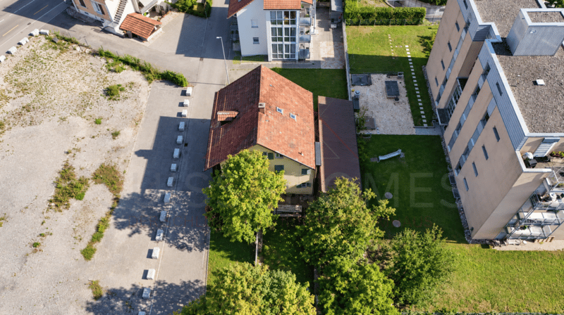 Investitionschance in Derendingen - Mehrfamilienhaus mit 3 Wohneinheiten und Sanierungspotenzial (2)