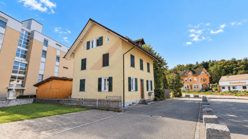 Investitionschance in Derendingen - Mehrfamilienhaus mit 3 Wohneinheiten und Sanierungspotenzial (1)