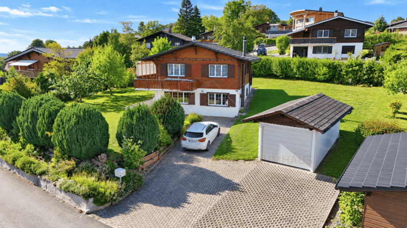 Ein Chalet, zwei Wohneinheiten, unzählige Möglichkeiten - mit traumhaftem Garten (1)