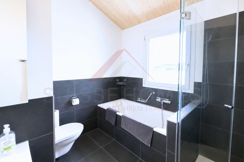 Feriengefühl im eigenen Zuhause - neuwertiges 5.5-Zimmer-Reihenhaus mit Pool & Garten (22)