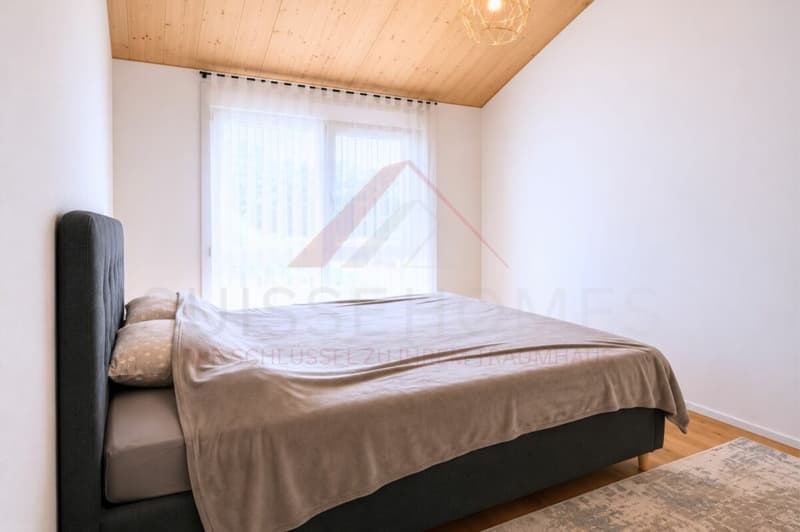 Feriengefühl im eigenen Zuhause - neuwertiges 5.5-Zimmer-Reihenhaus mit Pool & Garten (19)
