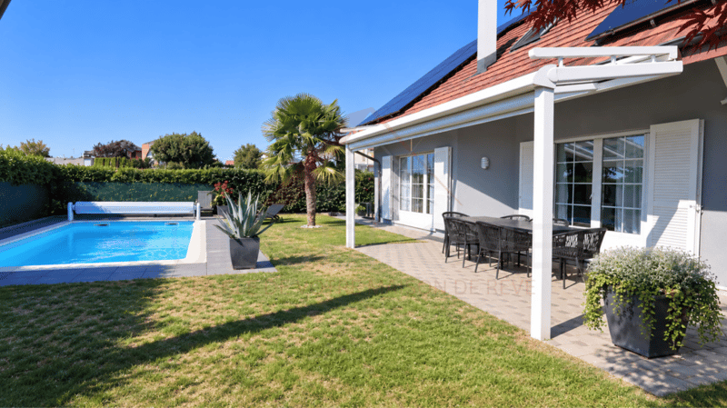 Les vacances commencent chez vous - villa rénovée de 5.5 pièces avec piscine et photovoltaïque (3)