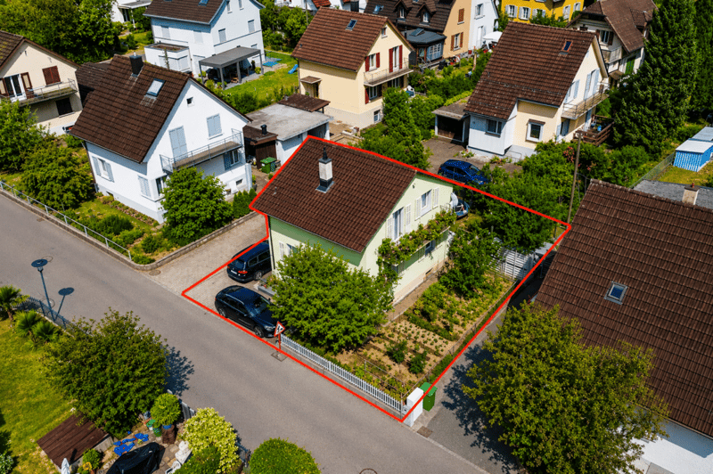 Freistehendes Einfamilienhaus direkt am Bahnhof Lenzburg (2)