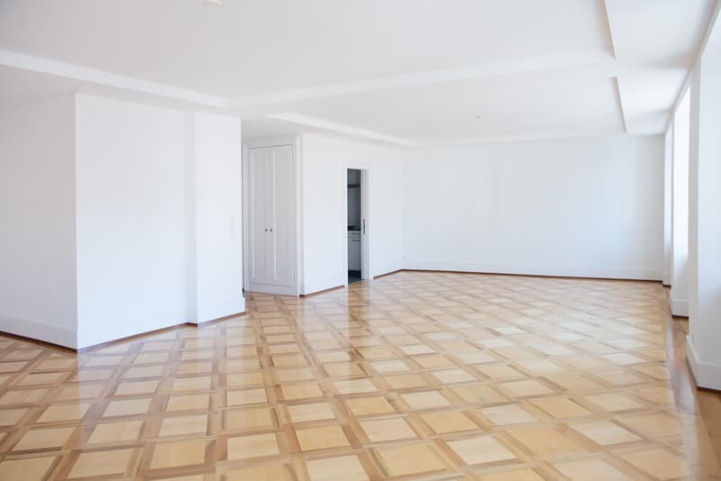 Living with history: 4.5 rooms in the old town of Schaffhausen (5)