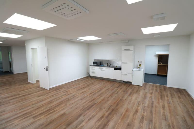 Espace de bureau moderne à louer (4)