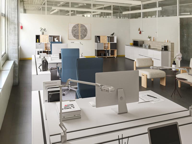 Light-flooded commercial/office spaces for individual use (2)