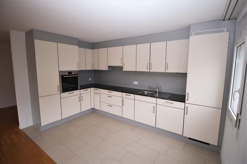 Helle 4.5 Maisonettewohnung mit Balkon in der Nähe des Rheins zu vermieten (2)