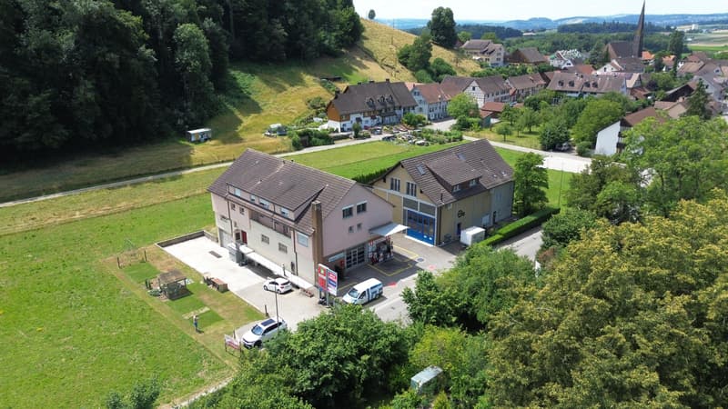 Wohnen im Grünen - gepflegte 3.5-Zimmerwohnung in Trüllikon (1)