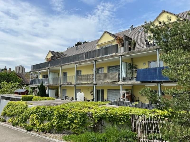 Helle 2.5-Zimmerwohnung mit Balkon in der Nähe des Rheins zu vermieten (1)
