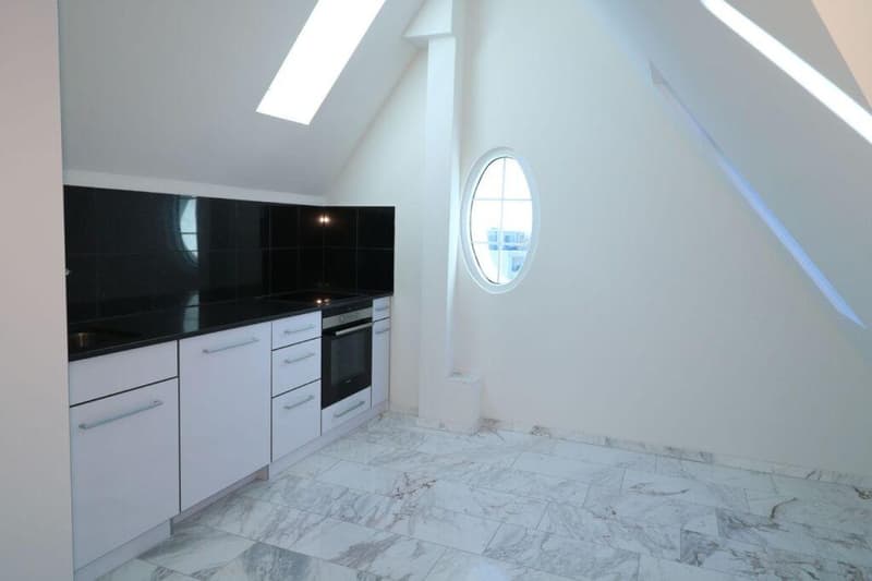 Charmante Dachwohnung im Breitequartier (7)