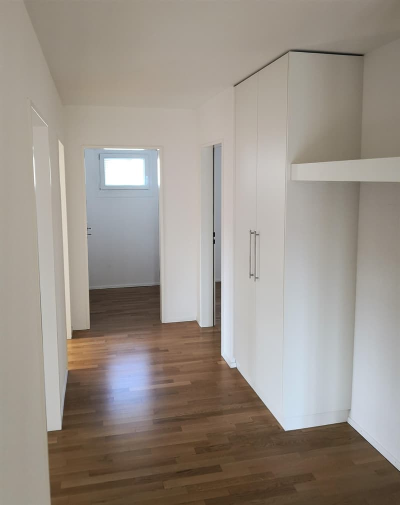 Schöne 4.5 Zimmerwohnung in Flurlingen zu vermieten in der Nähe des Rheins (5)
