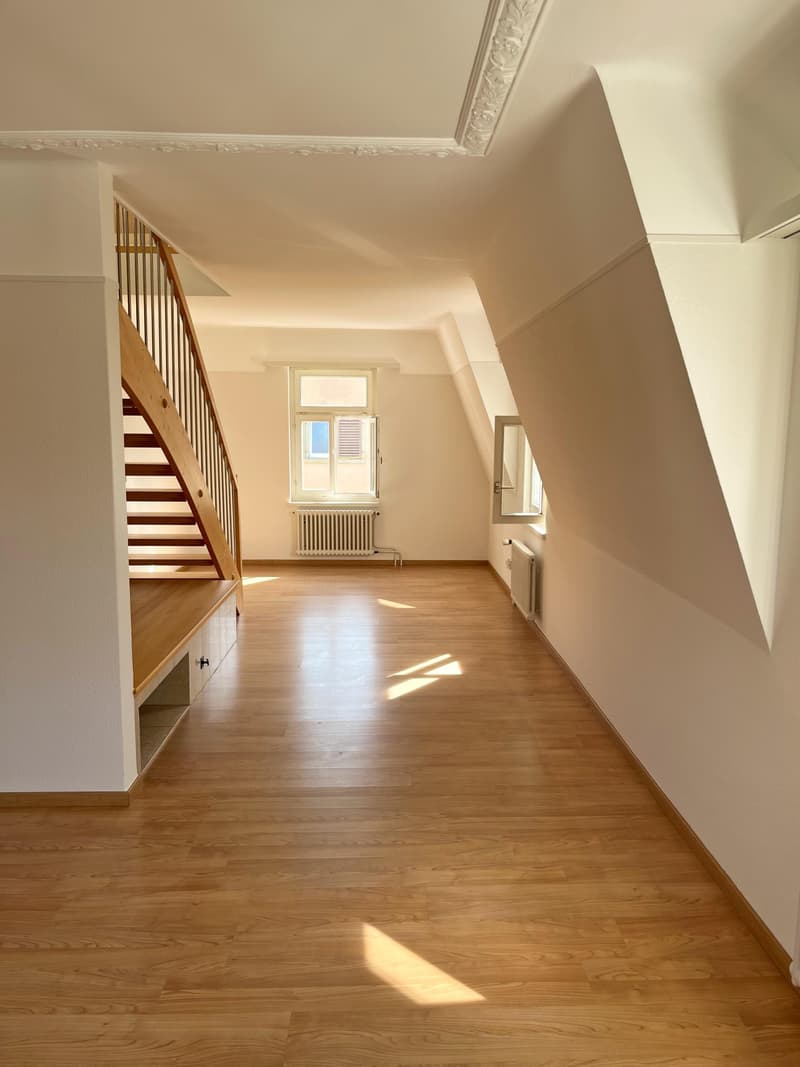 Charmante 4.5-Zimmer-Altbauwohnung mit loftartigem Dachgeschoss (4)